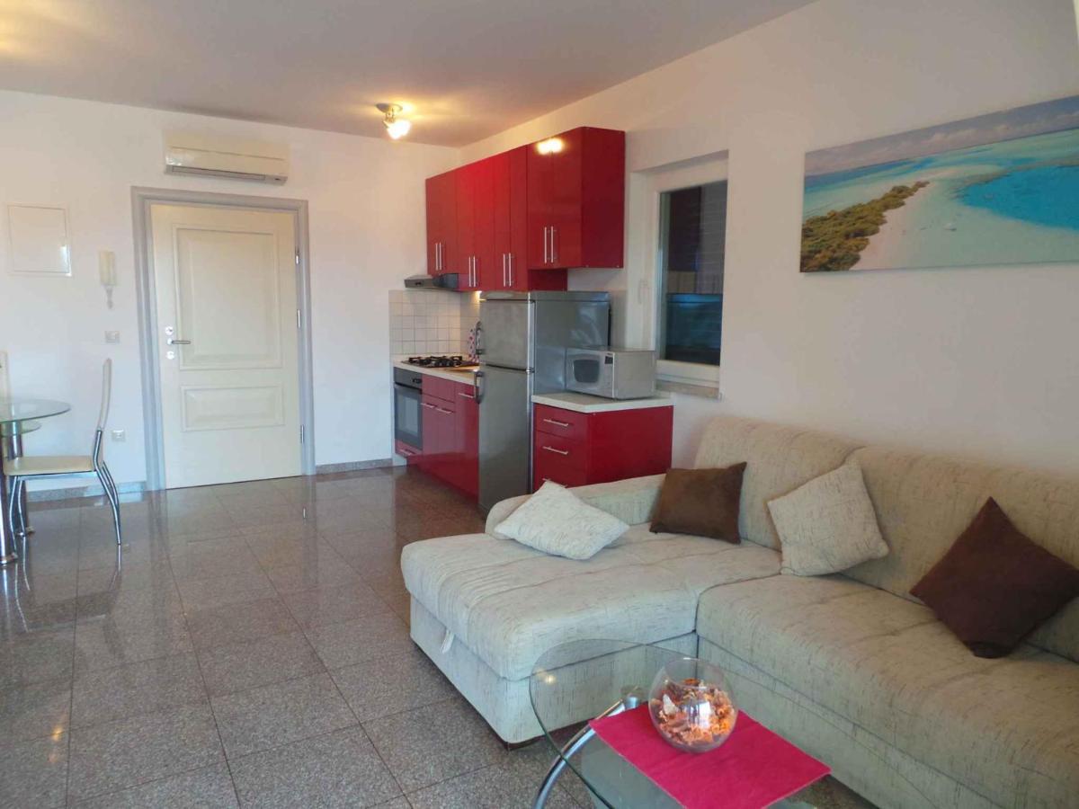 Holiday Home In Malinska/Insel Krk 13031 Kültér fotó